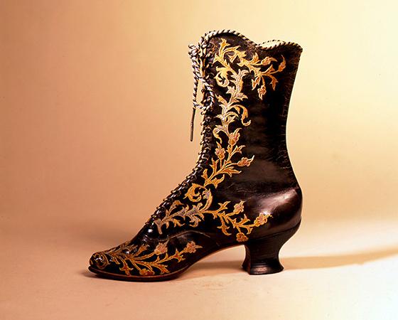 Lady’s boot by compagnon shoemaker Pinet, end of 19th c.